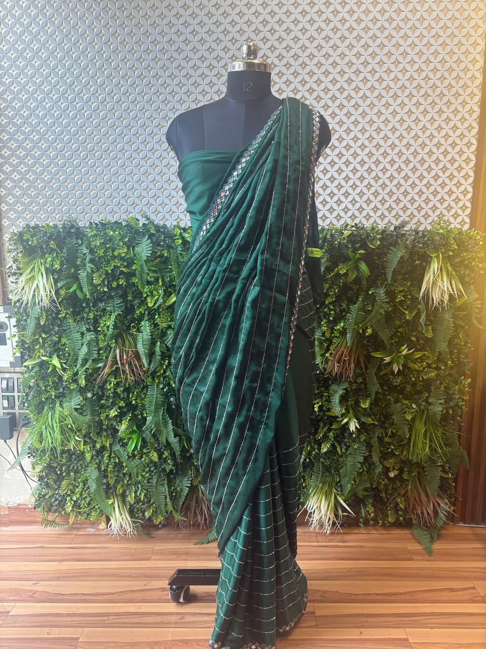 💚 Emerald Enchant – Mirror Work Crepe Silk Saree