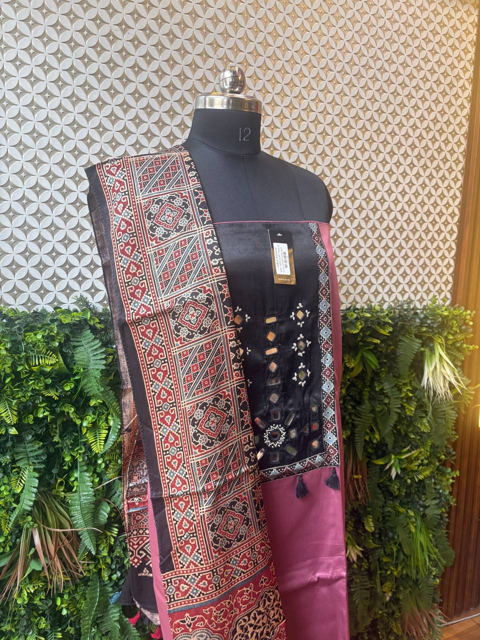 👑 Heer-Kutch – Kutch Mirror Work 3-Piece Suit Set