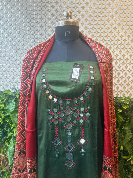 🌿 Zaitoon Rang – Kutch Mirror Work 3-Piece Suit Set