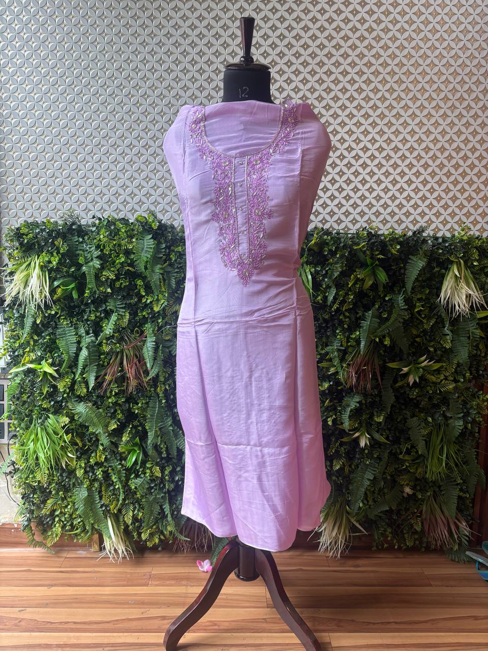 🌸 Mrinali – Zardozi Crepe Silk Kurti
