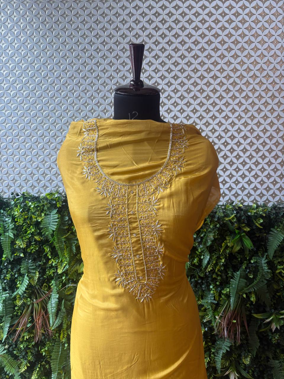 🌼 Kanak – Zardozi Crepe Silk Kurti