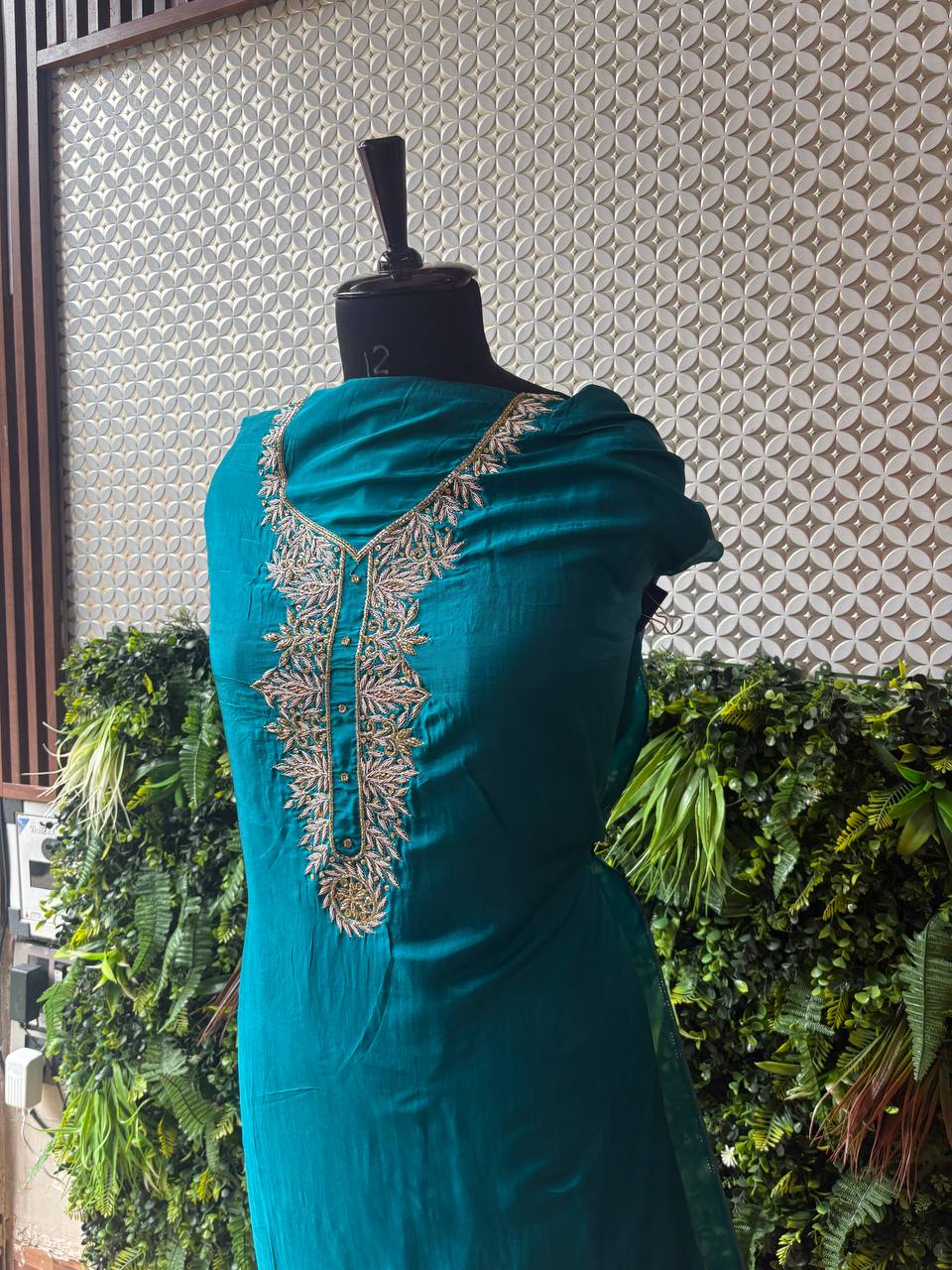 🩵 Neelpari – Zardozi Crepe Silk Kurti
