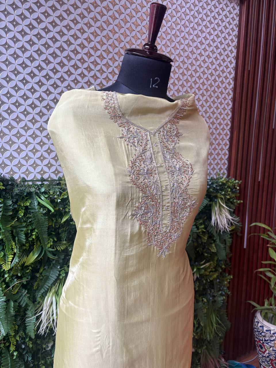 🪻 Halika – Zardozi Crepe Silk Kurti