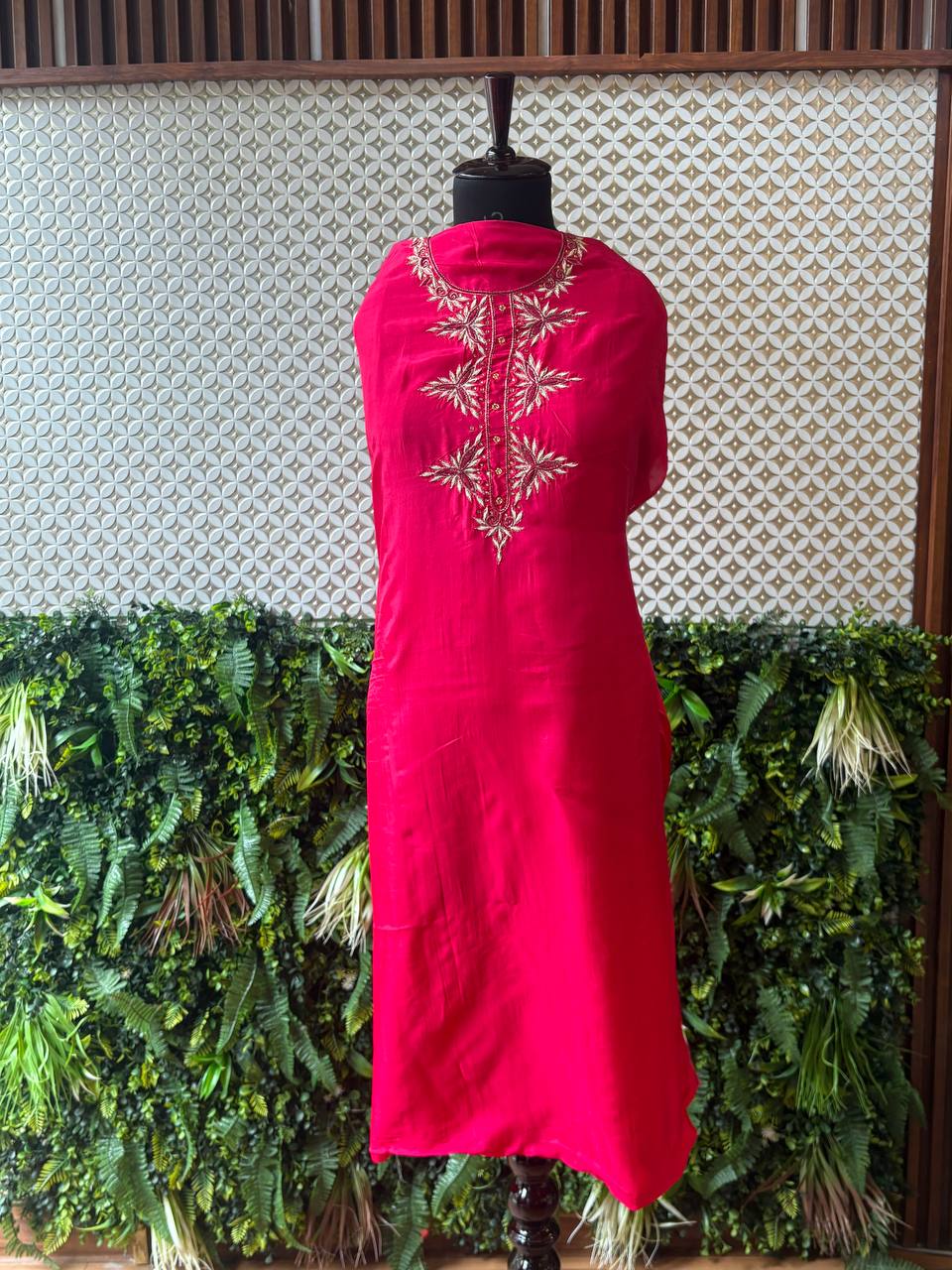 🌺 Zardozi Radiance – Crepe Silk Kurti