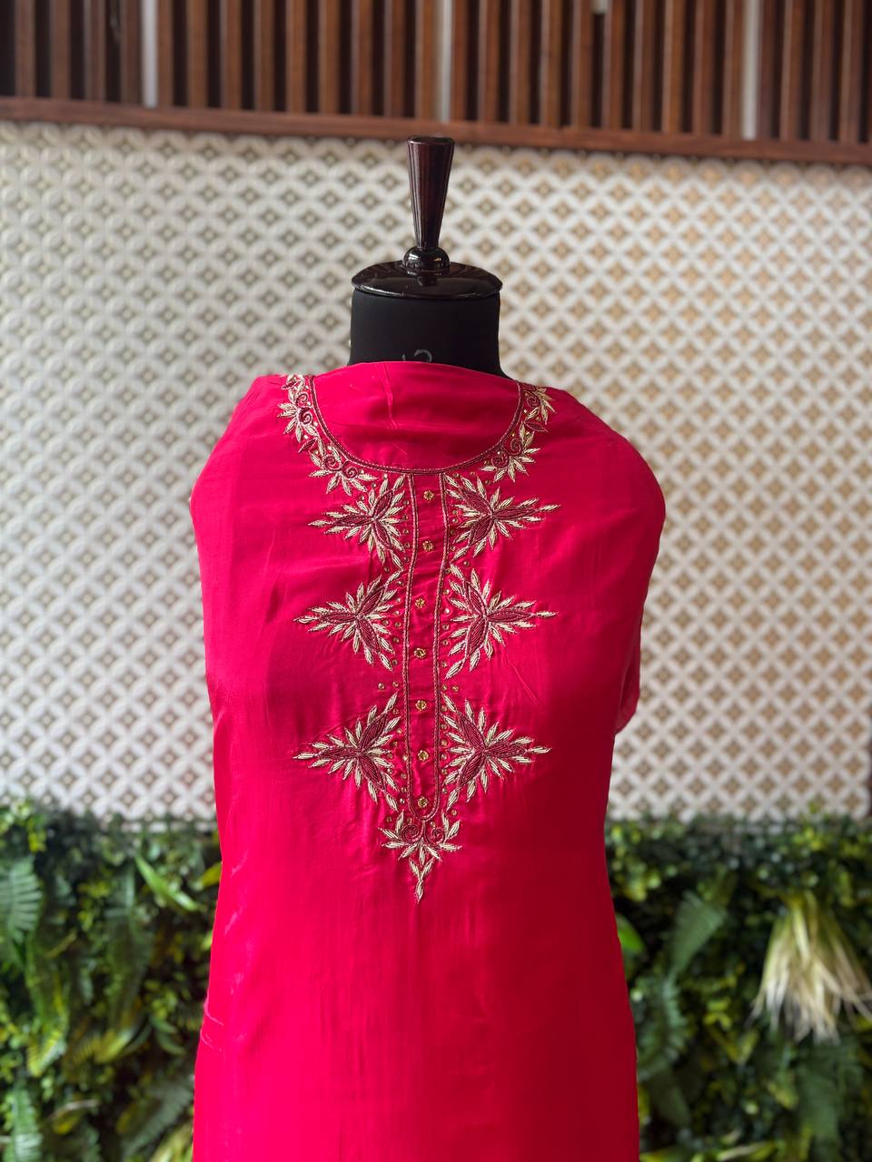 🌺 Zardozi Radiance – Crepe Silk Kurti