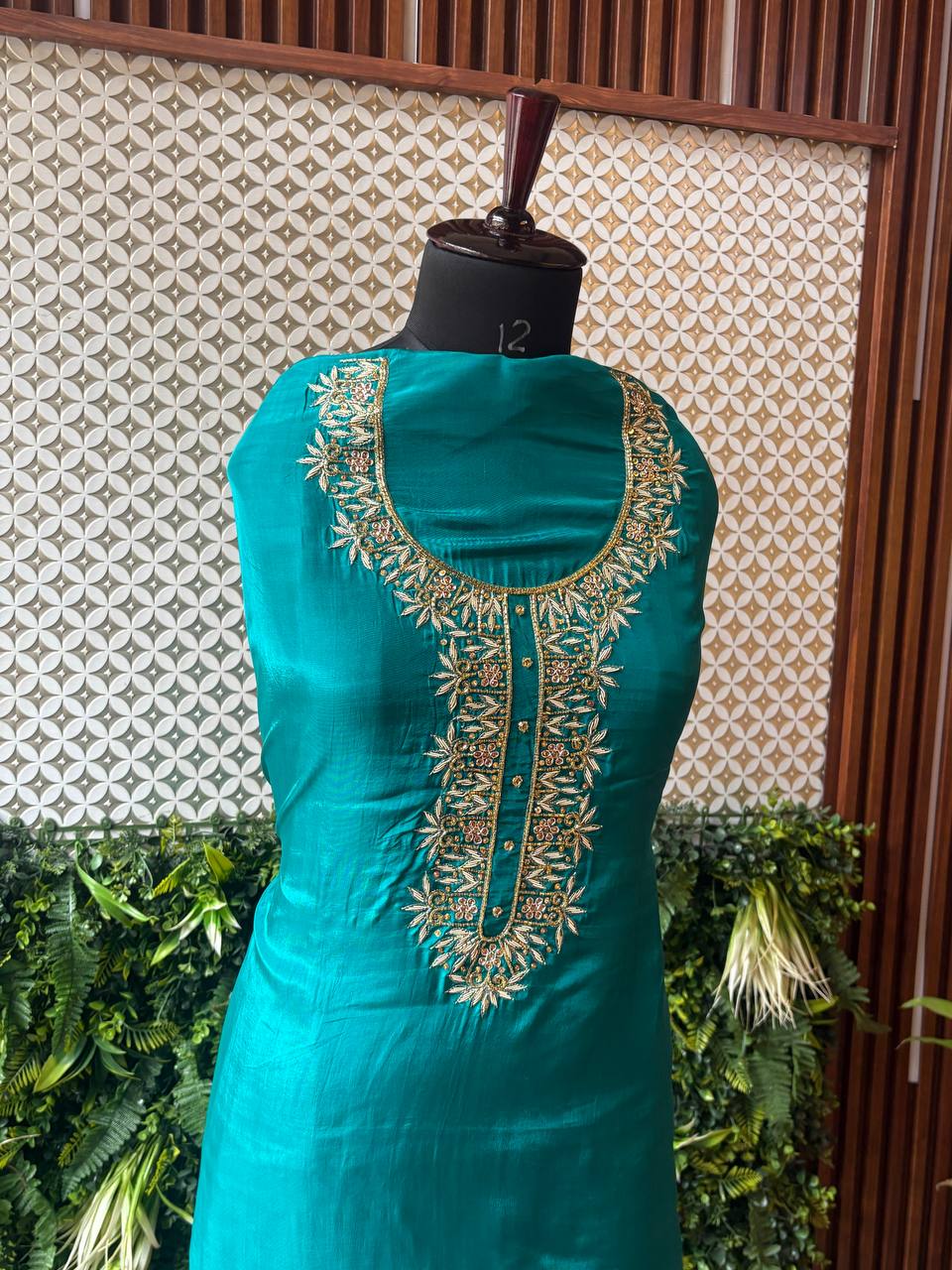 🌿 Meher – Zardozi Crepe Silk Kurti