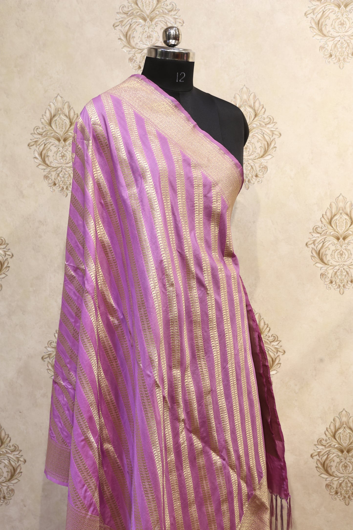 đź’ś Niyati Mauve Striped Banarasi Silk Dupatta