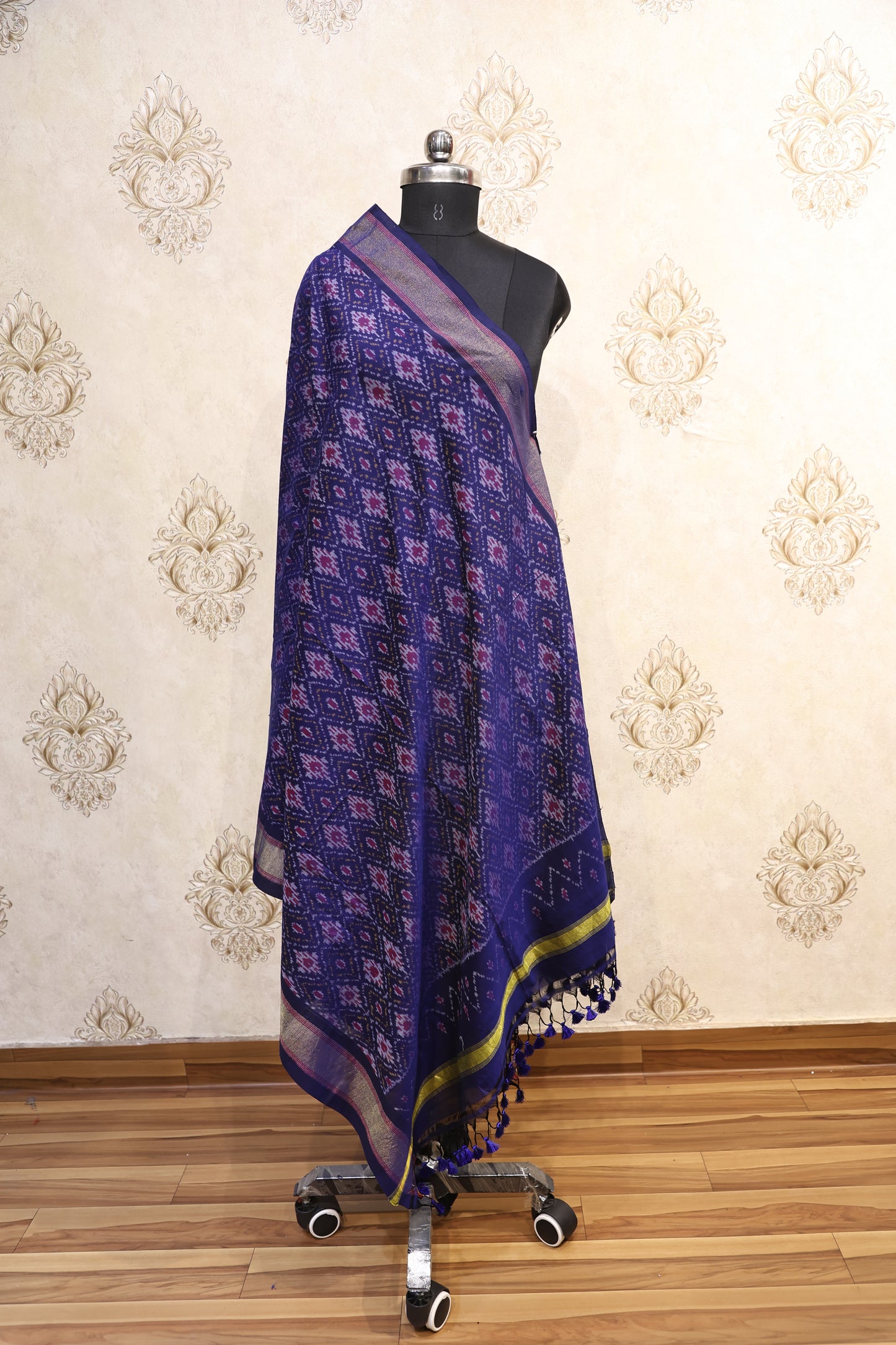 Neelaya Ikkat Poly Dupatta
