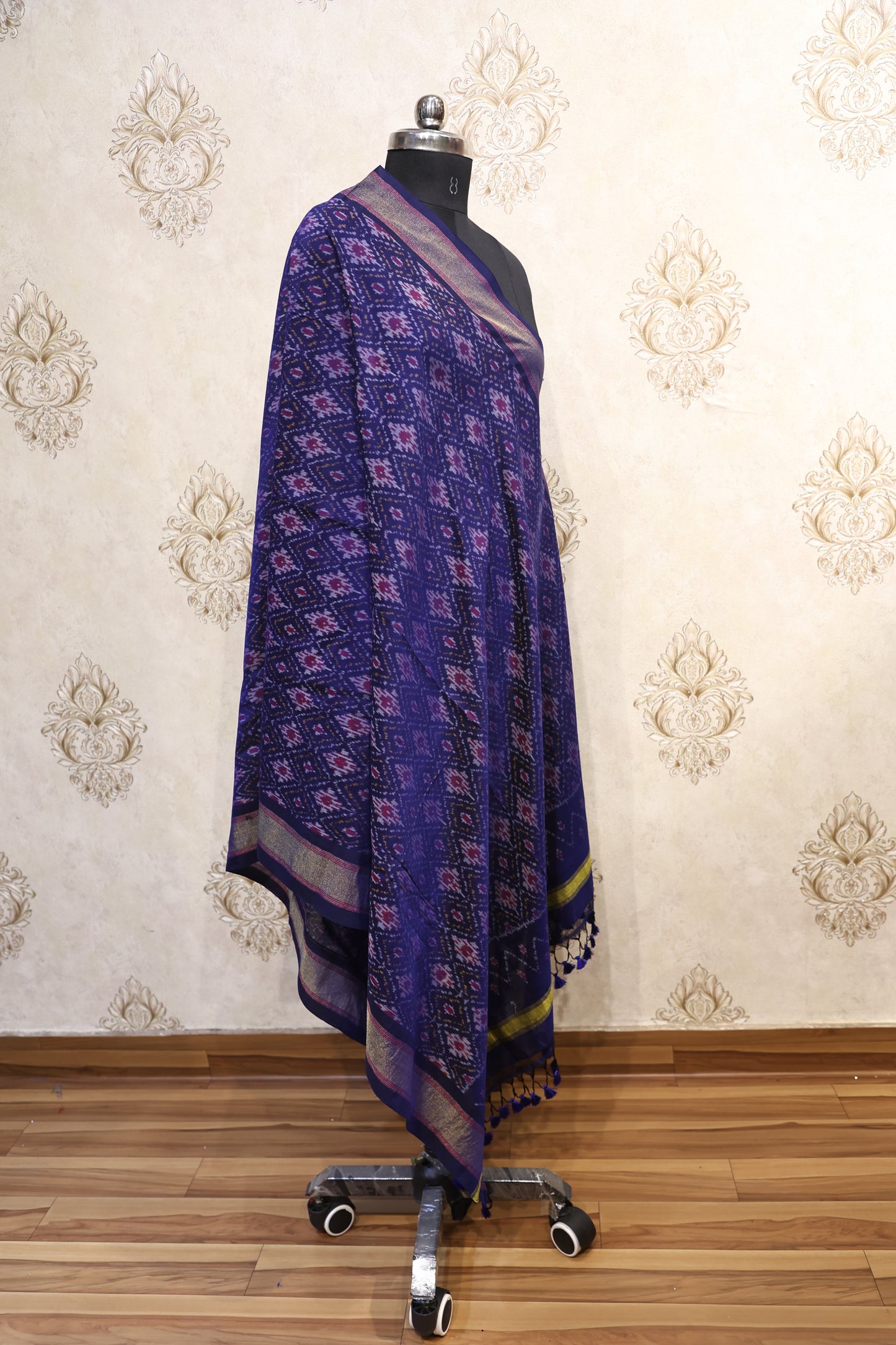 Neelaya Ikkat Poly Dupatta
