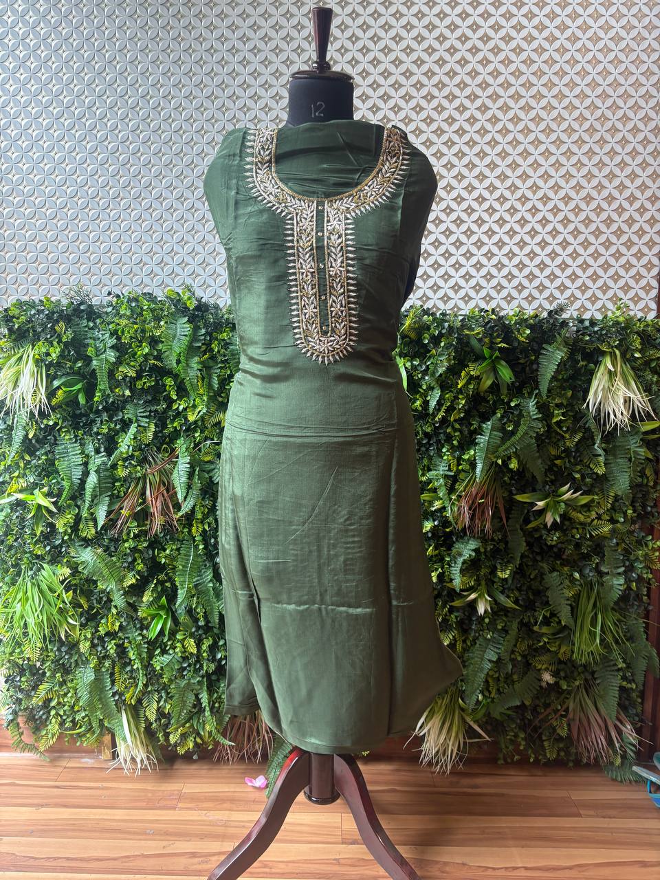 Parni – Zardozi Crepe Silk Kurti