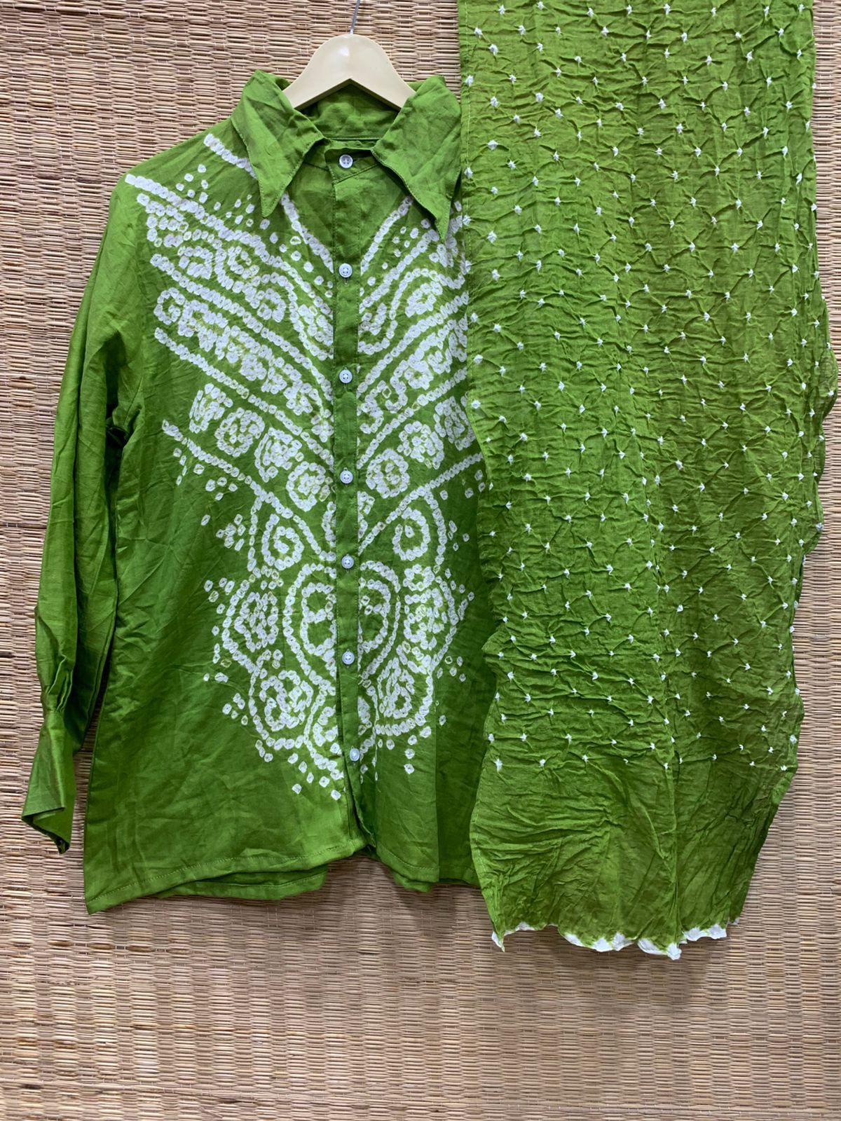 Hariyaali Bandhej - Handcrafted Bandhani Co-Ord Set