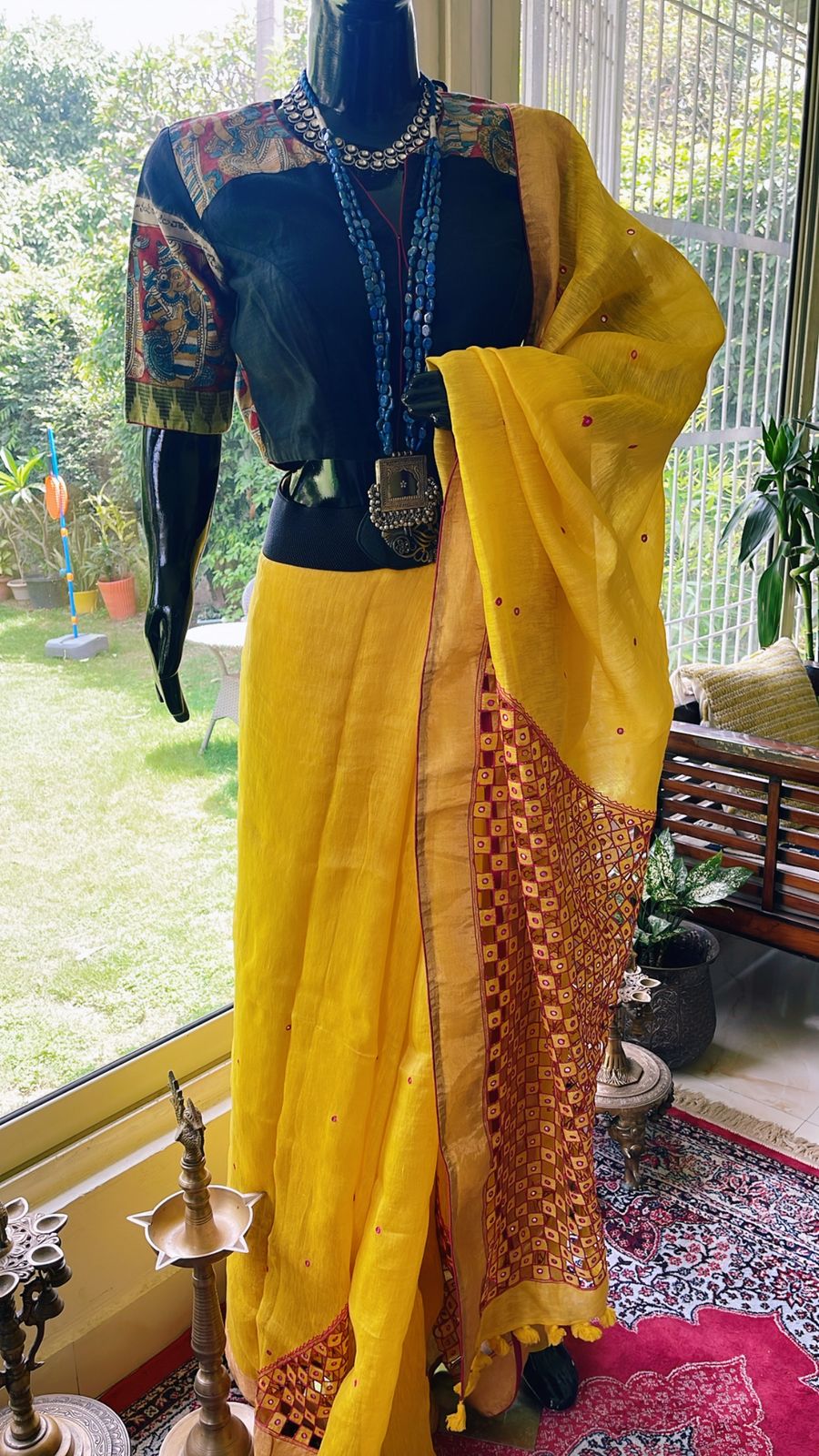 ART OF CUT WORK INCREDIBLE MASTERPIECE MADE ON PURE LINRN SILK