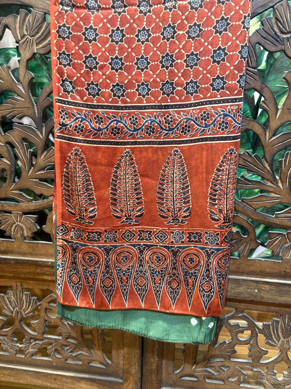 Vanya - Forest Green Tie-Dye & Block Print Saree
