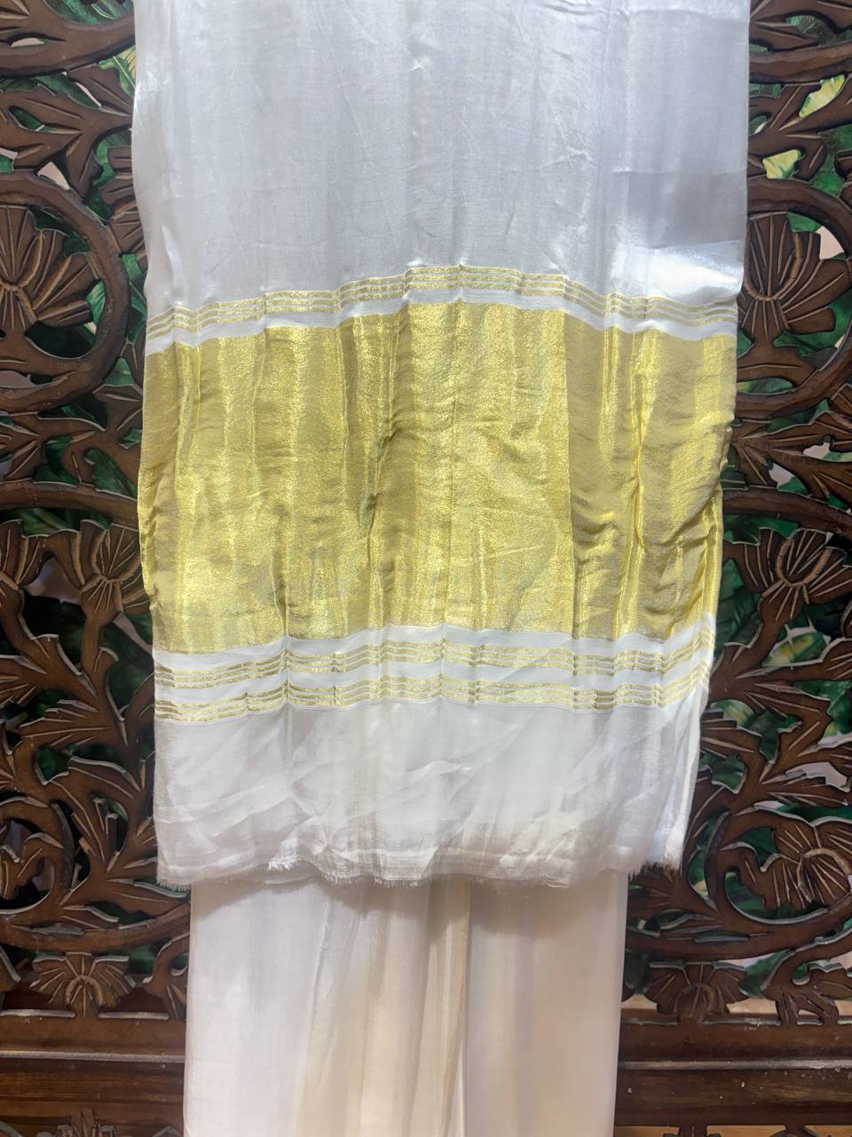 Rosaya 'Shubhra' Classic Kerala Kasavu Saree