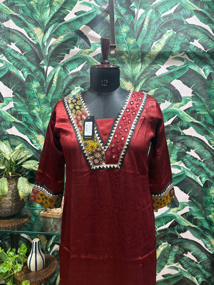 Emerald Woven Yoke Mashru Kurti by Lable Rosaya