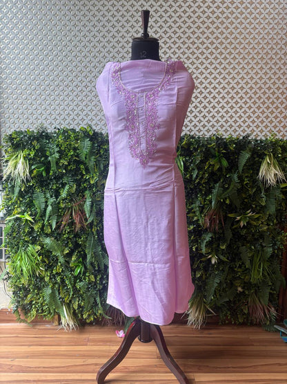 🌸 Mrinali – Zardozi Crepe Silk Kurti