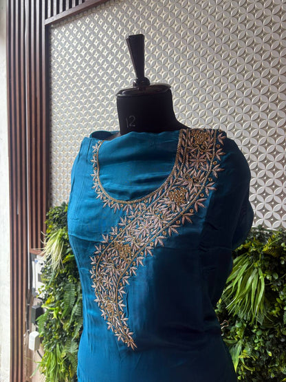 💙 Neelaya – Zardozi Crepe Silk Kurti