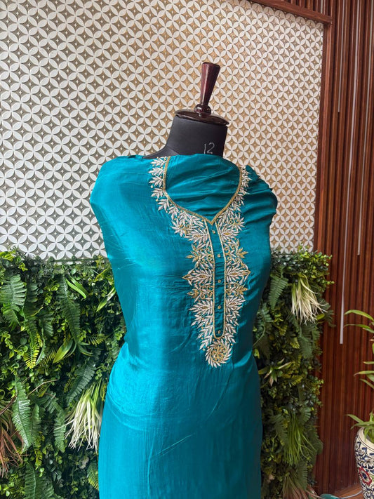 🩵 Neelpari – Zardozi Crepe Silk Kurti