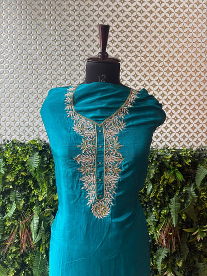 🩵 Neelpari – Zardozi Crepe Silk Kurti