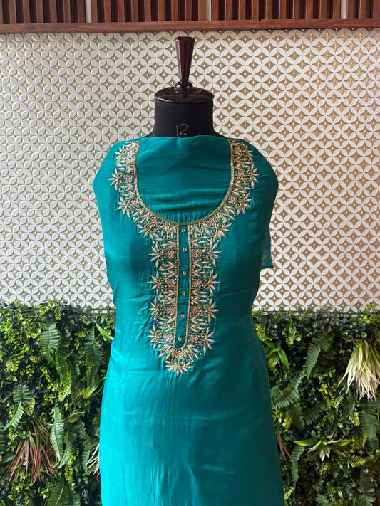 🌿 Meher – Zardozi Crepe Silk Kurti