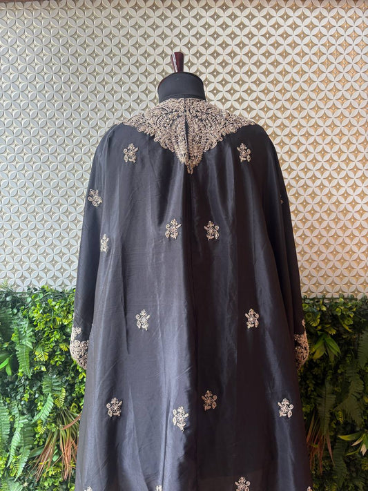 🌟 Noor – Black Embroidered Cape Set