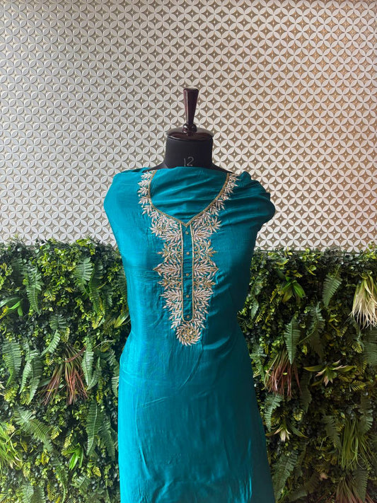 🩵 Neelpari – Zardozi Crepe Silk Kurti