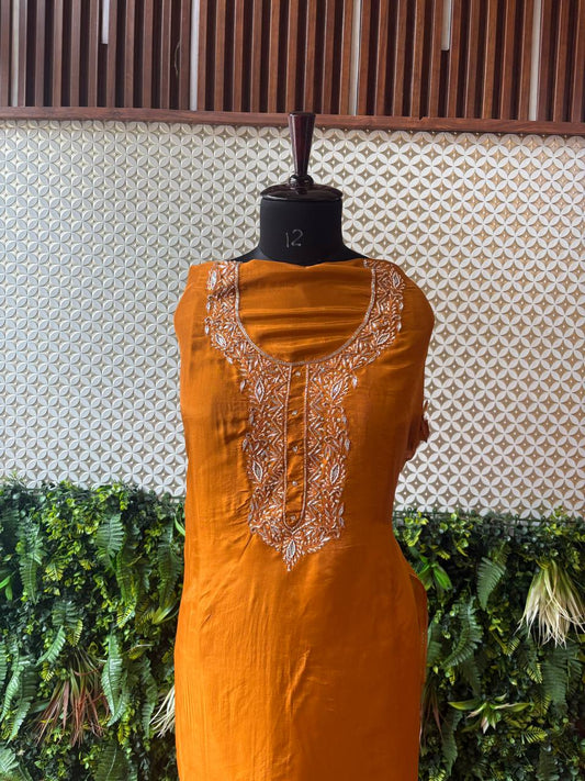 🧡 Kesarika – Zardozi Crepe Silk Kurti