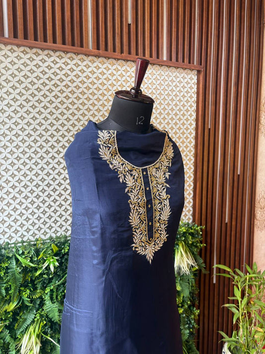 🖤 Noor-e-Shab – Zardozi Crepe Silk Kurti